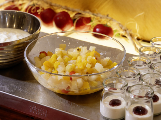 KOKO HOTEL ���É��ۂ̓��i�� �z�e���E�B���O���É��j