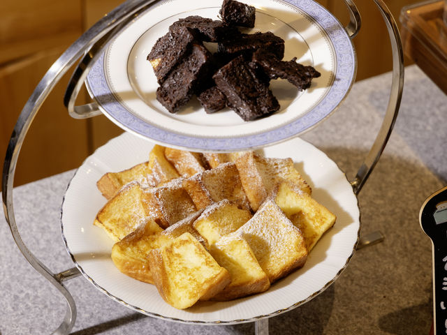 KOKO HOTEL ���É��ۂ̓��i�� �z�e���E�B���O���É��j