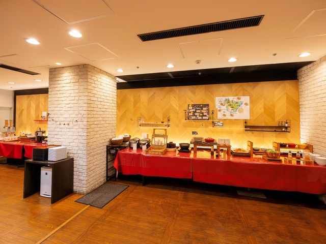 KOKO HOTEL ���É��ۂ̓��i�� �z�e���E�B���O���É��j