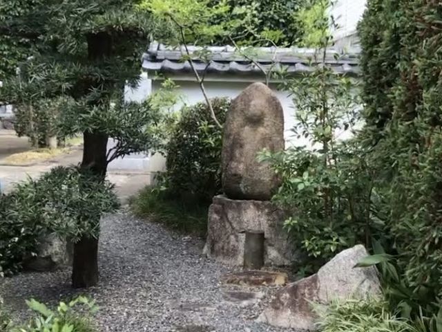 �����@�Q���̐Ε�_BlumenKiste-N