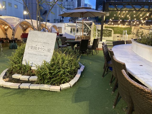 �r�܊y���^�E���̒� ~��Ƒ�n�̌b�݂�BBQ~