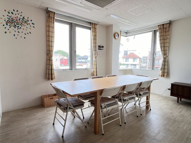 2�K�������B���ꂽ���́A�x�m�R���]�߂܂�_�J���g�i�[�W�������o�[�Y(�z���ƕ�����)