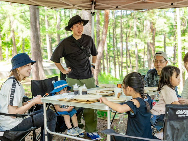 �Ƒ��Ƃ̎v���o���
���R�̒��Ŋw�ׂ邱�Ƃ��������񂠂�܂�_KOMOROBI Athletic&Camp