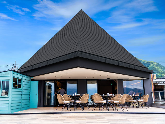 �J�t�F�����݂��A�J�t�F�̃��j���[��BBQ�Ƌ��Ɋy���߂܂��B_IWAI TERRACE