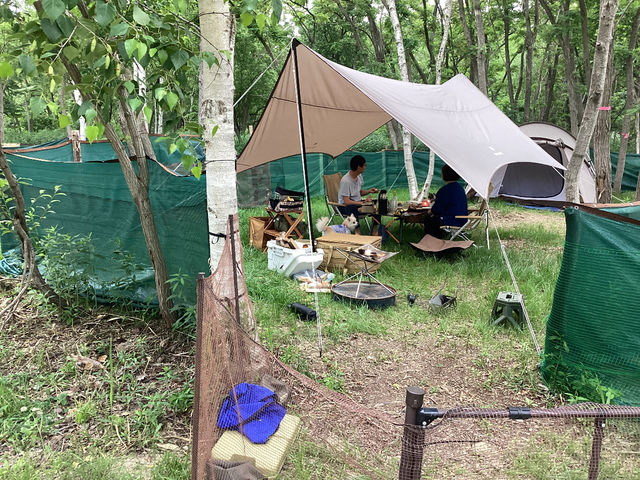 �v���C�x�[�g�T�C�g���R�̒n�`�ɍ��킹���l�X�Ȍ`���L��܂�_�D�y�ߍx�L�����v�� �����Ƃ����Տ�