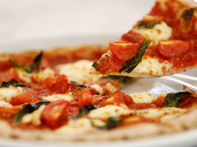 Pizza FUMAI���Z���t�X�^�C���Ŋy���ރs�U��_�J���R���H�[