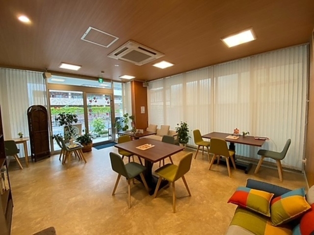 cafe POWOW �J�t�F �p�E���E�̎ʐ^1