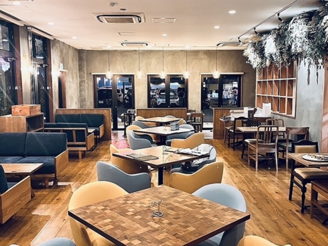 WHAT S UP? bcAbv̎ʐ^1