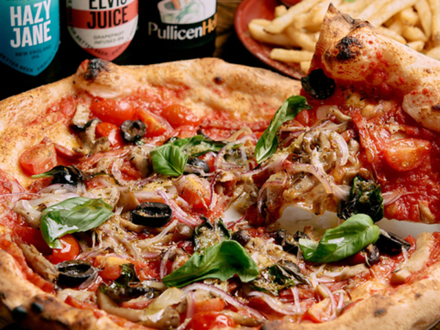 DUMBO PIZZA FACTORY _{sUt@Ng[ l̎ʐ^1