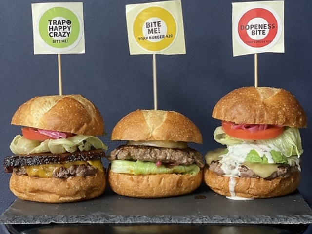 TRAP BURGER gbvo[K[̎ʐ^1