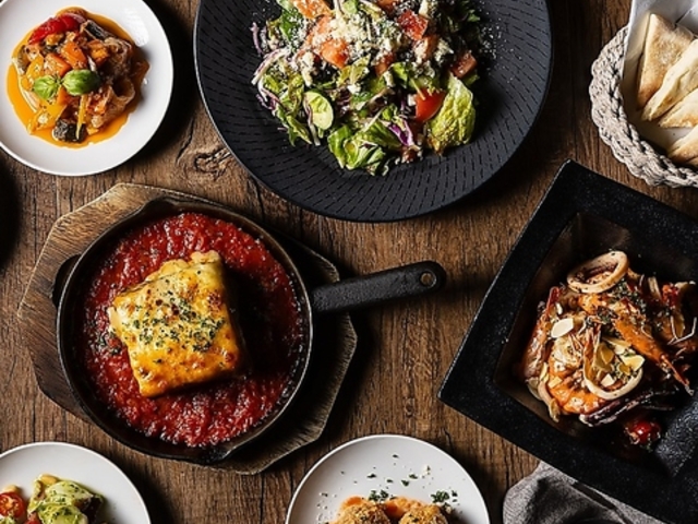 AuT\[ Ȃ΃_CjO]X̎ʐ^1