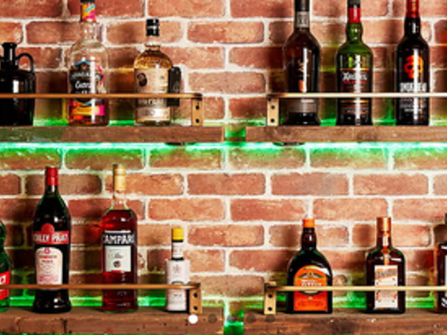 Dining Bar PINION _CjOo[sjI̎ʐ^1