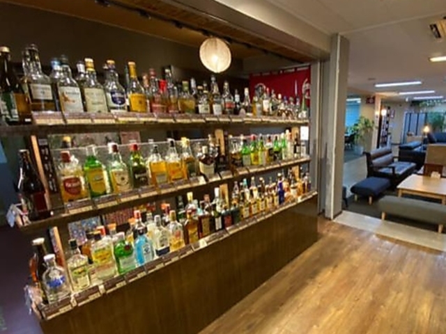 �����ĂȂ��z�X�e���{���̎ʐ^1