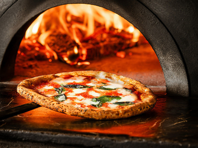 OSTERIA SALVATORE �I�X�e���A�T�����@�g�[�� �������J�̎ʐ^1