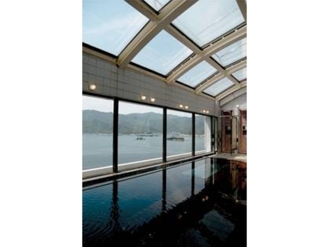 ���₩�ȊC�𒭂߂�W�]���C_����������