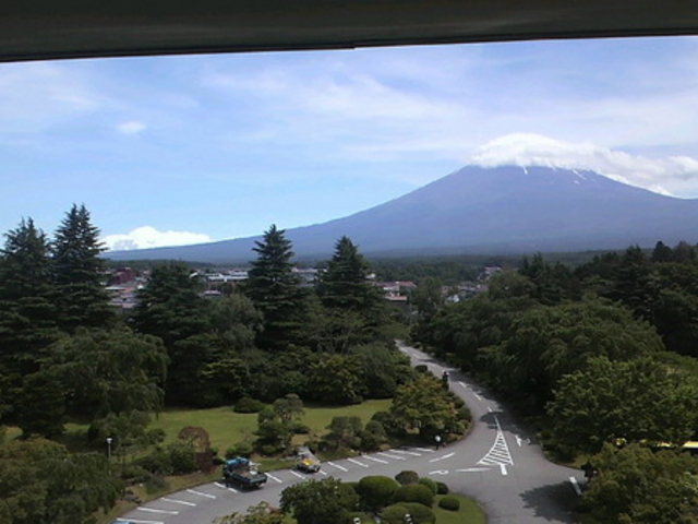 �x�m�r���[�z�e��