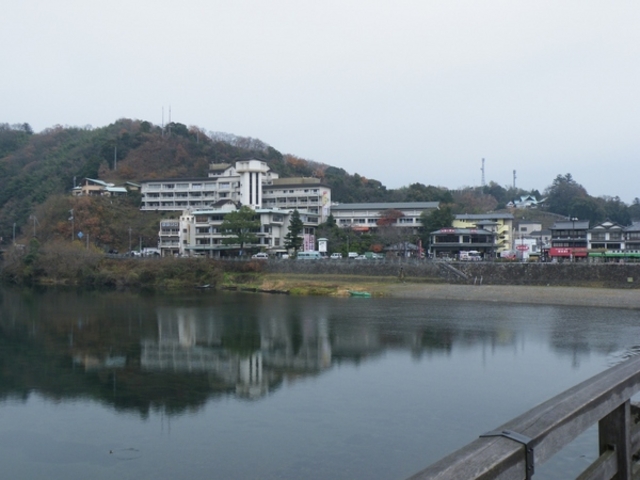 �⍑���ۊό��z�e��