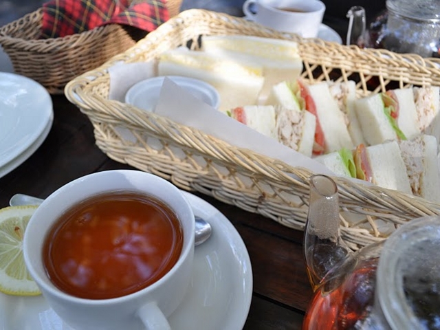 サンドイッチとドリンク_ベーカリーカフェ・ペニーレイン