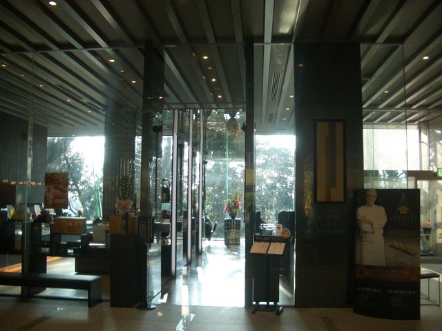 石川県立美術館の館内1階にあります_ル ミュゼ ドゥ アッシュ　KANAZAWA