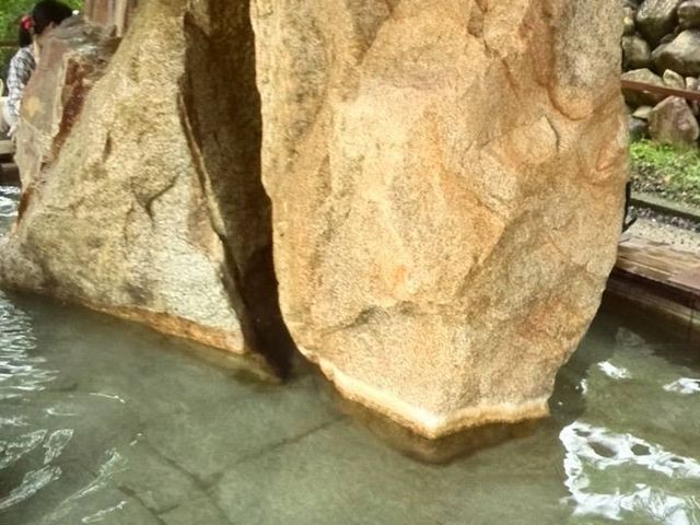 もくもくファームの温泉施設の外にある無料の足湯です_伊賀の里モクモク手づくりファーム