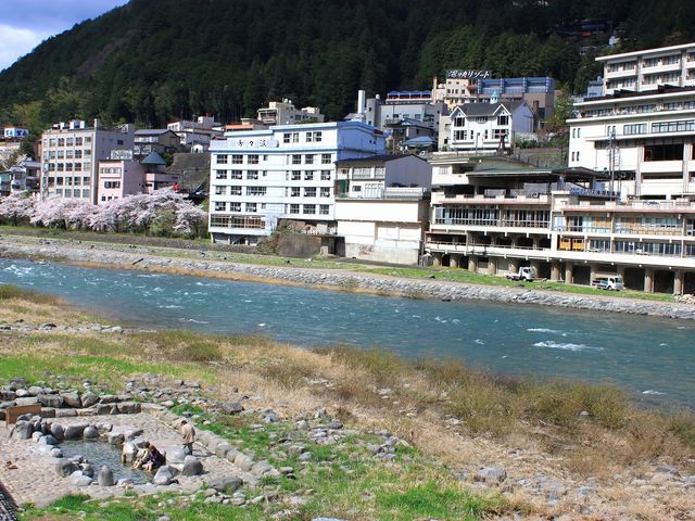 ���̉��ɂ���܂��B_����r