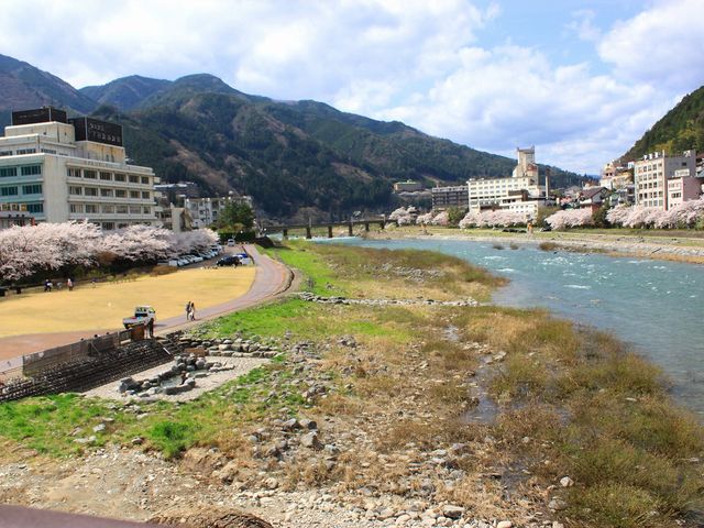 �E�ߏ�����������܂���B
��������肷���ł���_����r