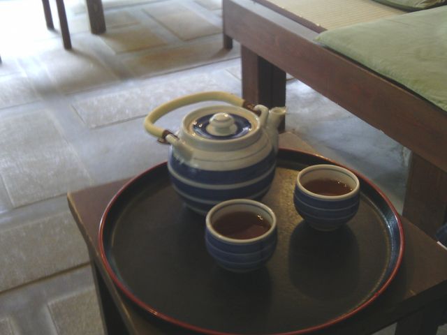 �������