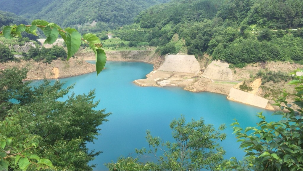 奥四万湖