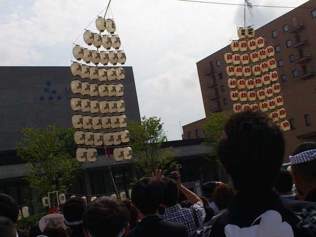 ���Ɠ�_�H�c�s�����|�\�`���فi�˂Ԃ藬���فj