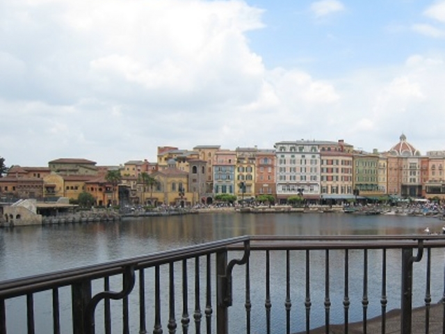 ���������Ŋy����_�����f�B�Y�j�[�V�[(R)