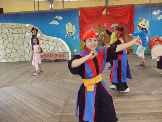 �����̌�̊ϋq�ƈꏏ�ɗx��܂�_�����Ȃ탏�[���h