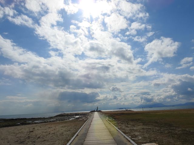 �܂�ŃJ�����̃J�^���O���J�����悤����! �ō�_�����r�[�`�Ė�