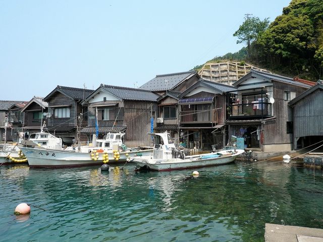 �D����^�����A�M���ɓ���܂���_�ɍ��̏M��