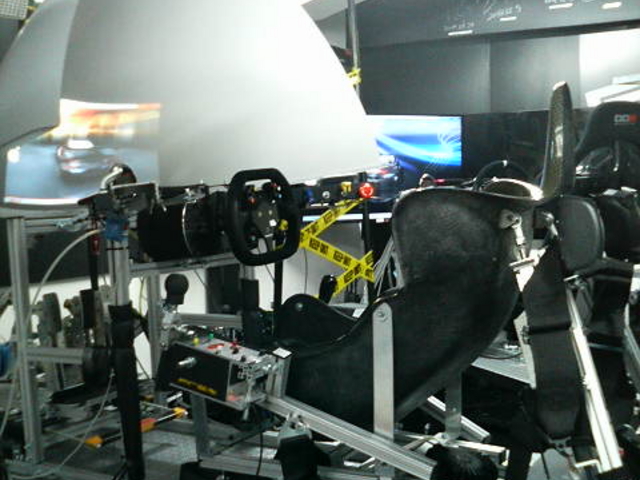 pm}̂悤ȑʂŃ[X̌ł܂B_D.D.R AKIBA{X