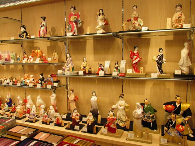 �Ԃ肵���X�̒��ɂ������₳�����ʗ����̔����l�`�Ɉ�ڍ��ꂵ����̍w���������܂����B_�����͂˂⑍�{��