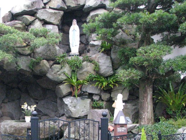 【聖母マリア様】の銅像_平戸ザビエル記念教会