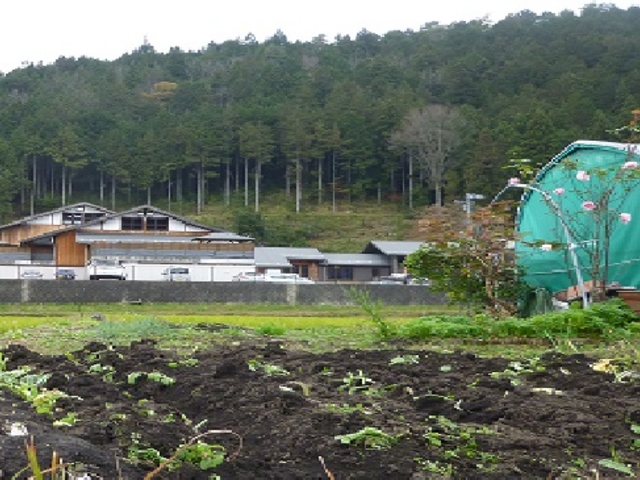 山間に立つ温泉施設_付知峡倉屋温泉 おんぽいの湯