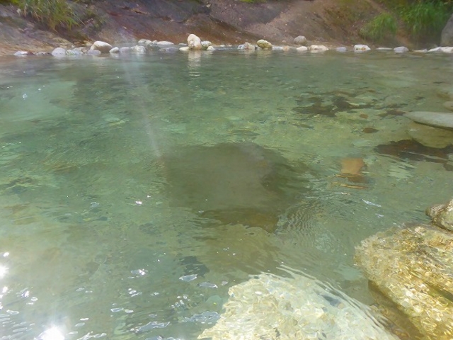 秋田県・川原毛大湯滝(気持ちの良い大自然の湯殿)_川原毛大湯滝