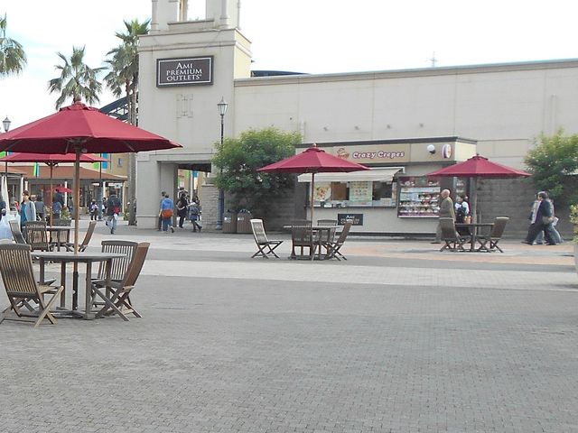 �����_���݃v���~�A���A�E�g���b�g