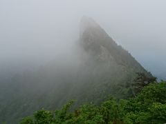 頂上は霧に包まれていてとても神秘的。_石鎚山（愛媛県久万高原町）