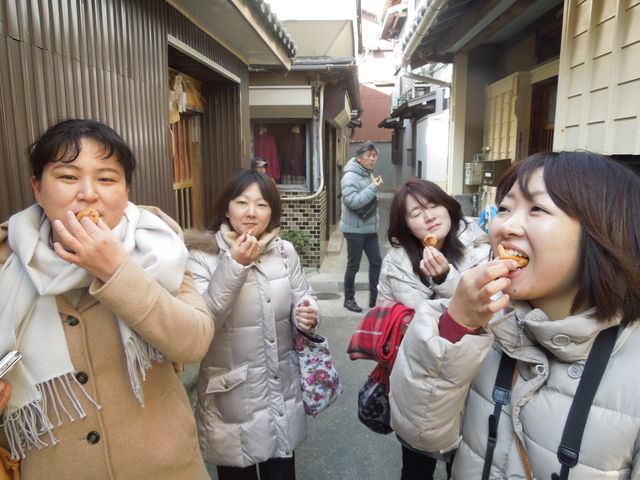 �D�ōs���I���u���̓������`�c�A�[�B���H�̂悤�ȘH�n�A�����`�̑O�̂܂ݐH���`�B_�C���V�������