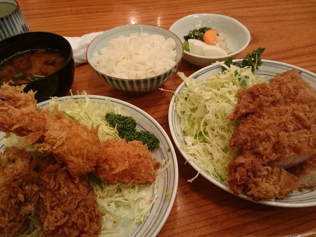 R^[̂Ƃ񂩂 {X̓eʐ^1