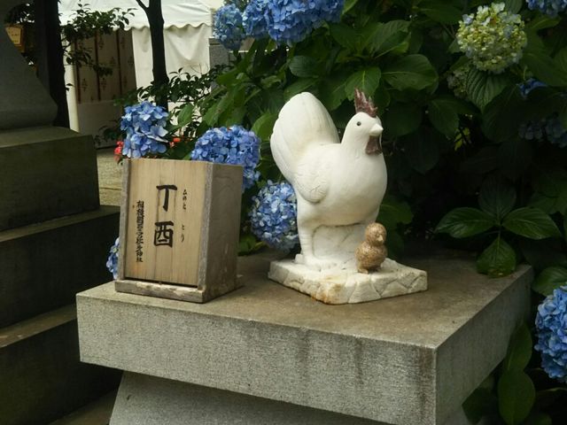 Ƃ˂̎OV{X_Ђ̓eʐ^4