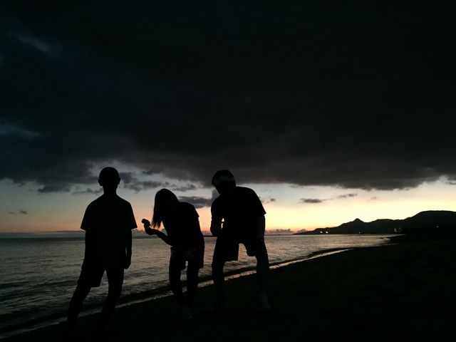 FȃV[Ŏʐ^BĒ܂I_o`[