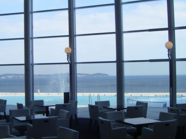 ���r�[����̌i�F_�z�e�������]�[�c�ʕ{�p