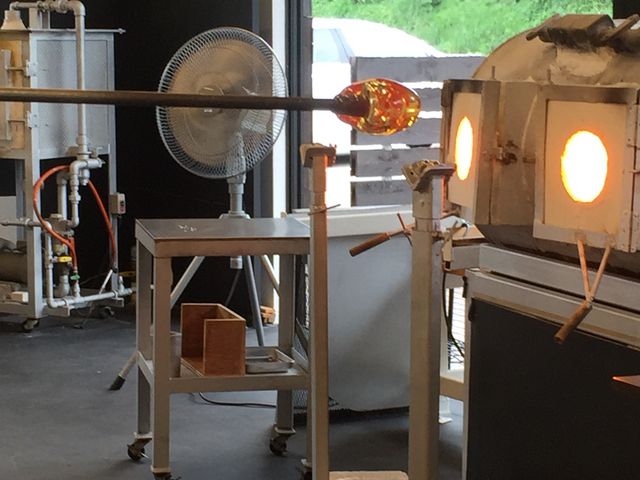 �����K���X�H�[�̒��ł��B�����ł����A�I�[�v���ɂȂ��Ă��Đ�@������̂ŉĂł����v�ł��B_�ɓ��N���t�g�n�E�X