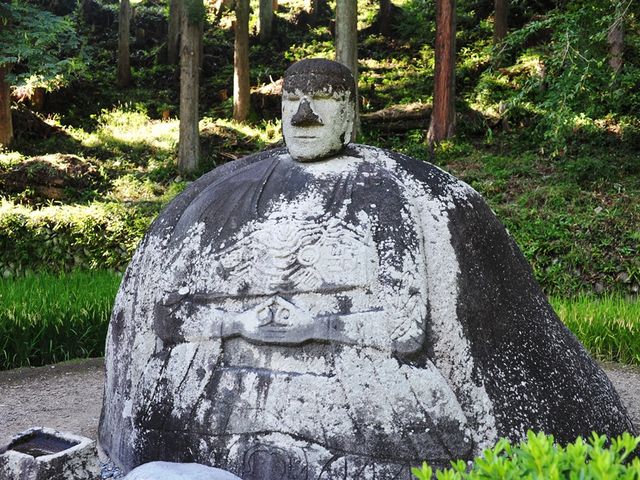 �u���A�C�v�̂悤�ȐΕ�_�����̐Ε�