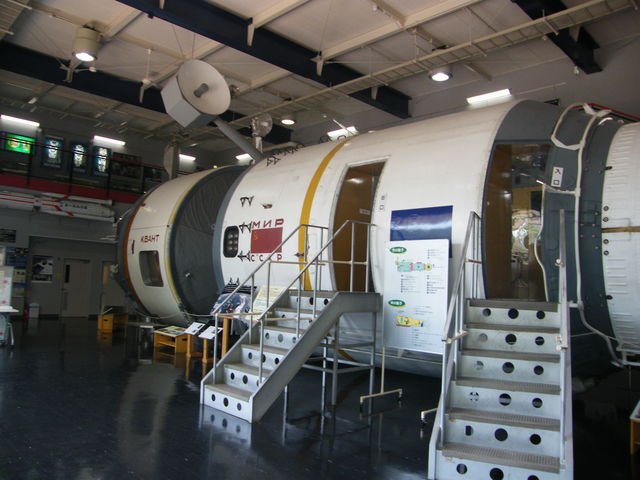 �F���X�e�[�V�����~�[��_�Ϗ��q�s�Ȋw�Z���^�[�E�~�[���W����