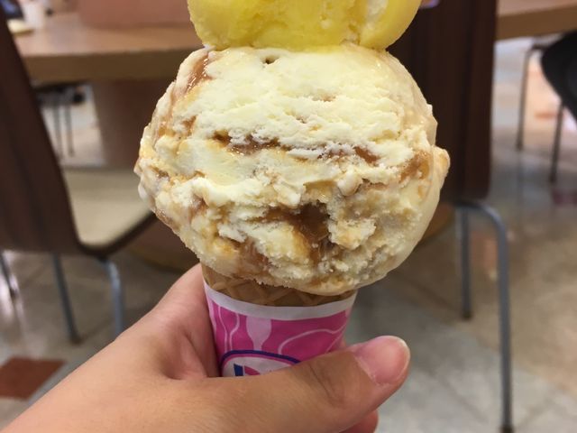 Ⴞܑ_T[eBACXN[AEvUXi31 Baskin-Robbinsj