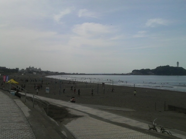 �����̓r�[�`�o���[�̑�����炵��_�А����l�E�����C������